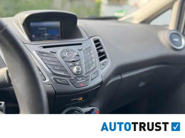 Ford Fiesta 1.0 Style,airco, km nap,navigatie 2015 Benzine 18