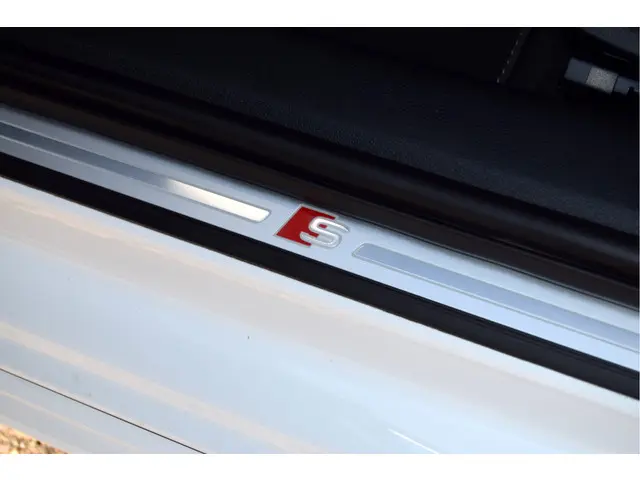 Audi A4 Avant 40 TFSI quattro S edition 2022 Benzine 39