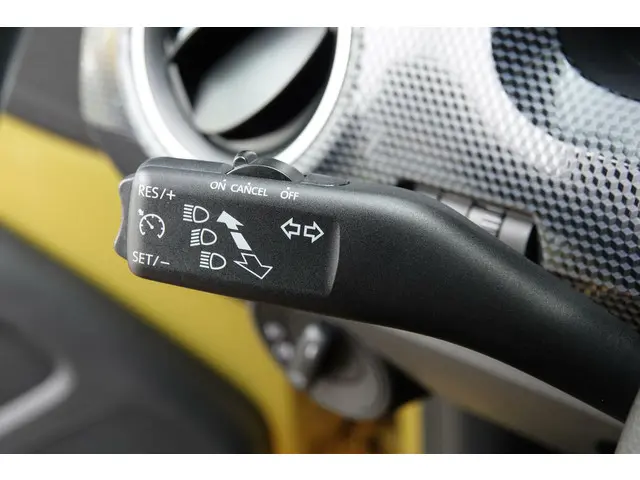 Volkswagen up! 1.0 BMT high up! 2017 Benzine 7