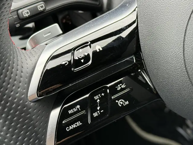 Mercedes-Benz GLA 250 e AMG Line 2024 Hybride Benzine 26