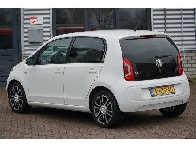 Volkswagen up! 1.0 high up! BlueMotion NAVI 2013 Benzine 5