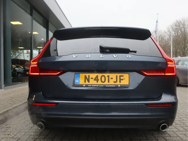 Volvo V60 2.0 B3 Momentum 2021 Hybride Benzine 29