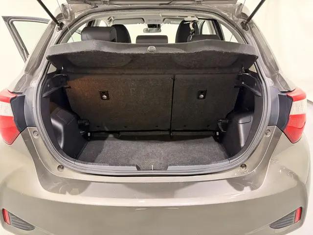 Toyota Yaris HB 1.0 VVT-i Aspiration 2017 Benzine 36