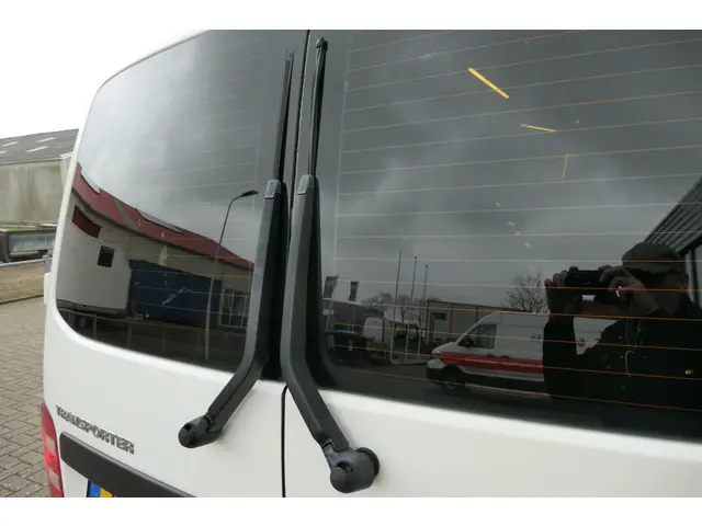 Volkswagen Transporter 2.0 TDI L2H1 Highline 2015 Diesel 9
