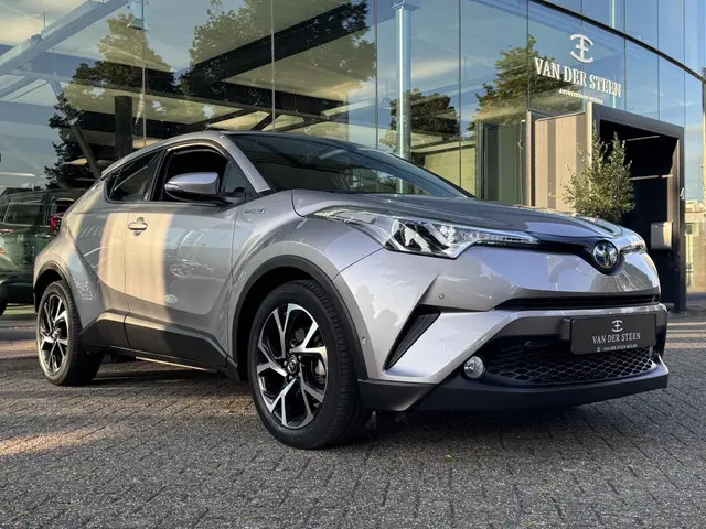 Toyota C-HR 1.8 Hybrid Style 2019 Hybride Benzine 18