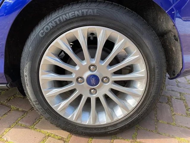 Ford B-MAX 1.0 EcoBoost Titanium Navigatie ! 2014 Benzine 6