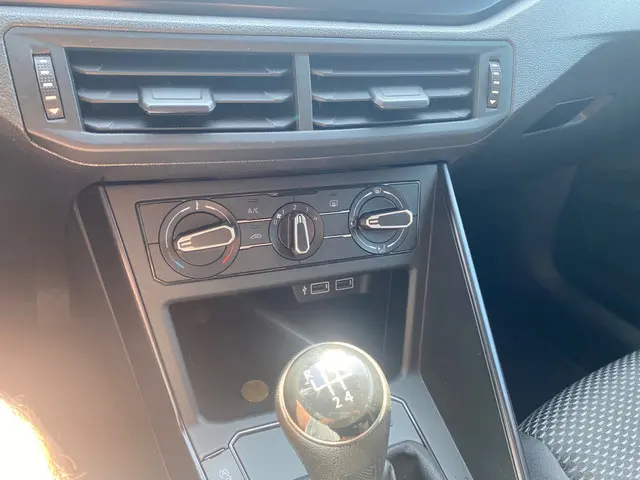 Volkswagen Polo 1.0 MPI Trendline 2018 Benzine 18