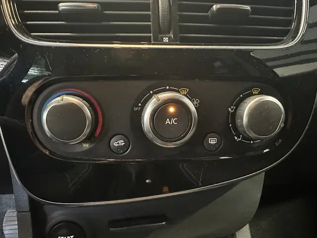 Renault Clio Estate 1.5 dCi Ecoleader Limited 2017 Diesel 7