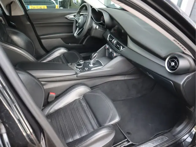 Alfa Romeo Giulia 2.0T Super 2018 Benzine 42