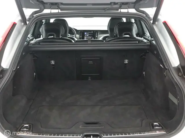 Volvo V90 2.0 T4 R-Design | ACC | PILOT | LEER | 2019 Benzine 66