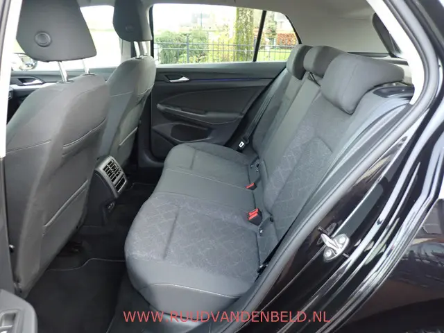 Volkswagen Golf 1.0TSI Life 2022 Benzine 10
