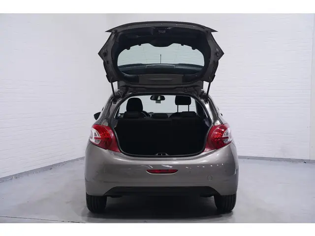 Peugeot 208 1.4 e-HDi Active 2013 Diesel 15