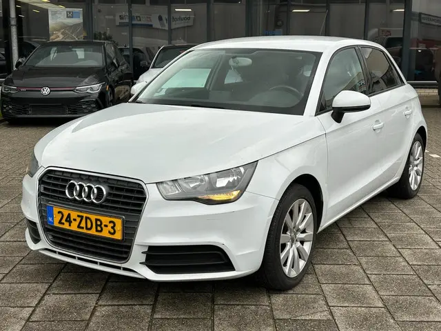 Audi A1 Sportback 1.2 TFSI Connect 2013 Benzine 6