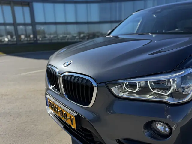 BMW X1 sDrive20i Executive 2018 Benzine 12