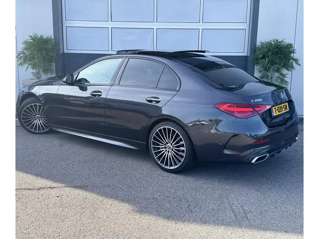 Mercedes-Benz C-Klasse 200 AMG Line 2023 Benzine 4