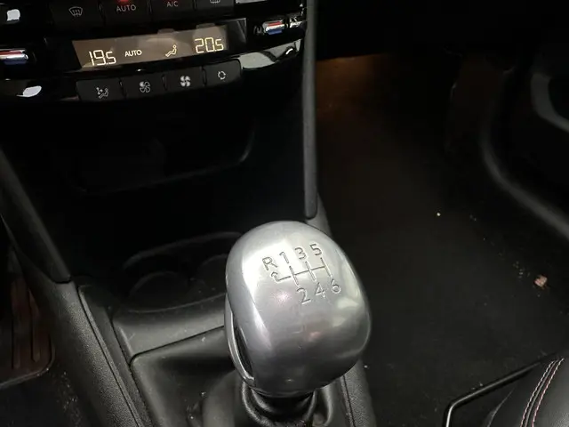 Peugeot 208 1.2 Turbo 110 PK GT-Line 2019 Benzine 27