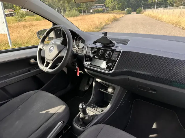 Volkswagen up! 3