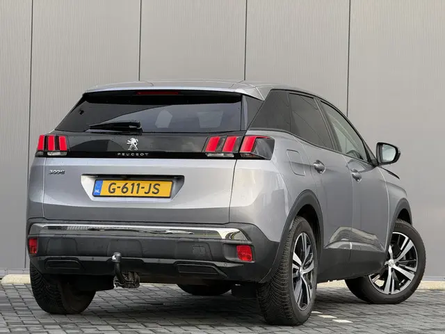 Peugeot 3008 1.2 PureTech Allure 2019 Benzine 2