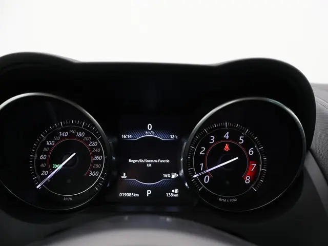 Jaguar F-Type 3.0 V6 340 PK COUPÉ 2017 Benzine 31