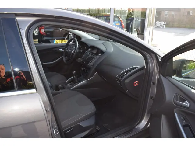 Ford Focus 1.0 EcoBoost Titanium 2012 Benzine 13