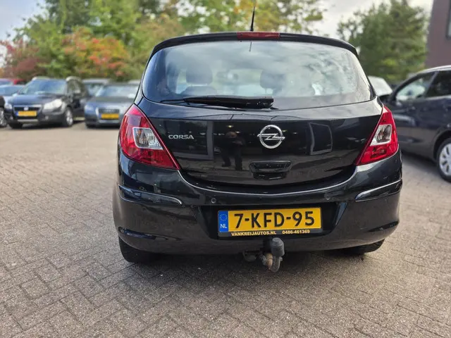 Opel Corsa 1.4-16V 2013 Benzine 6