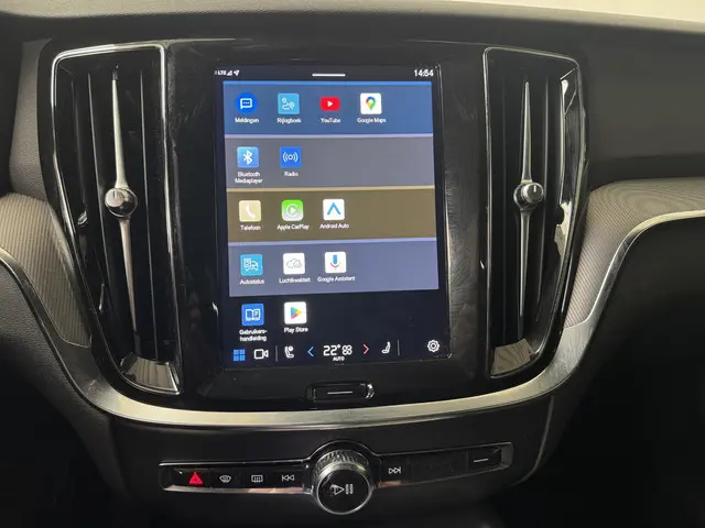 Volvo V60 2.0 B3 Plus Dark 2023 Benzine 32