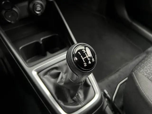 Suzuki Swift 1.2 Select Smart Hybrid 2021 Benzine 21