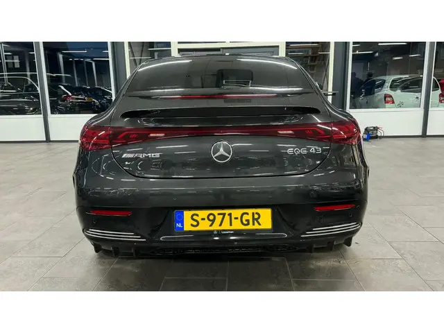 Mercedes-Benz EQE AMG 43 4MATIC 91 kWh 2023 Elektrisch 6