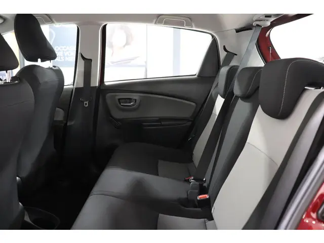 Toyota Yaris 1.5 Hybrid Aspiration, 2017 Hybride Benzine 32