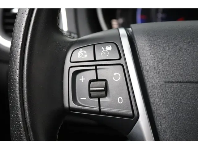 Volvo V40 1.5 T3 R-Design 2019 Benzine 41