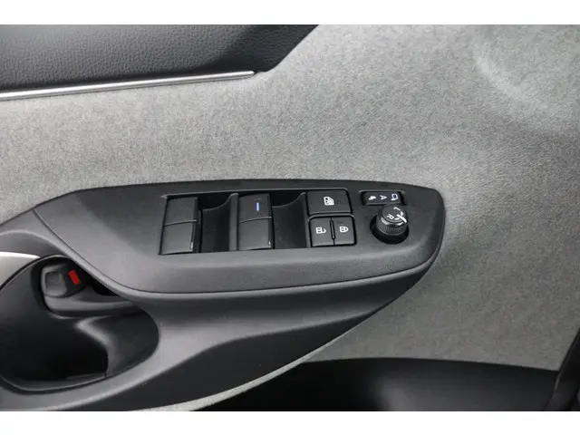 Toyota Yaris 1.5 Hybrid 2021 Hybride Benzine 28