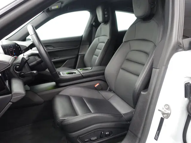 Porsche Taycan Performance 84 kWh- 2021 Elektrisch 27