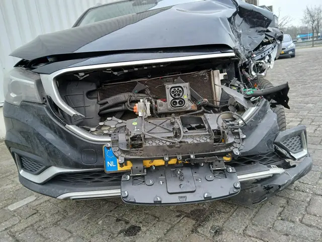 MG MG ZS EV Luxury 45 kWh SCHADEAUTO!! 2020 Elektrisch 24