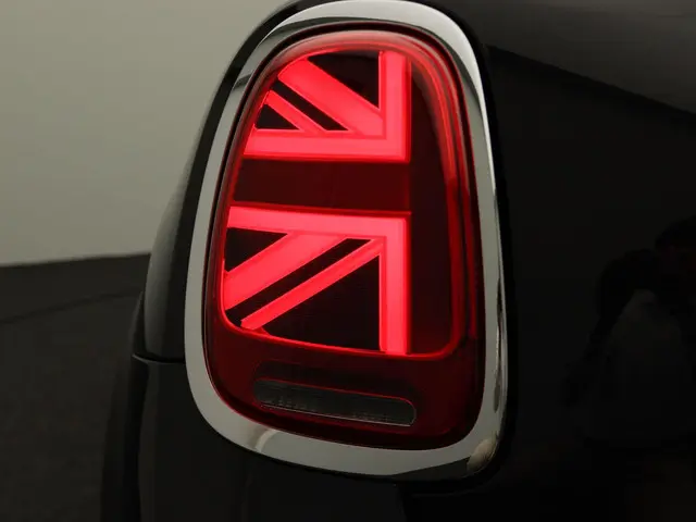 MINI 3-Deurs Cooper 2024 Benzine 10
