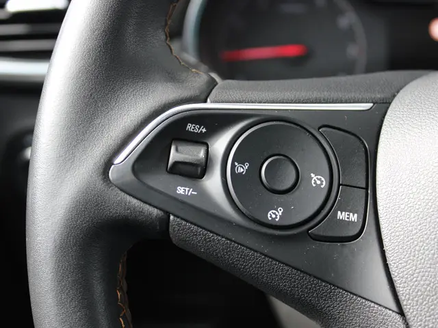 Opel Crossland X 1.2 Turbo Innovation 2019 Benzine 24