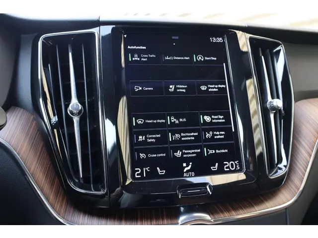 Volvo XC60 B5 Momentum Exclusive 2021 Benzine 48