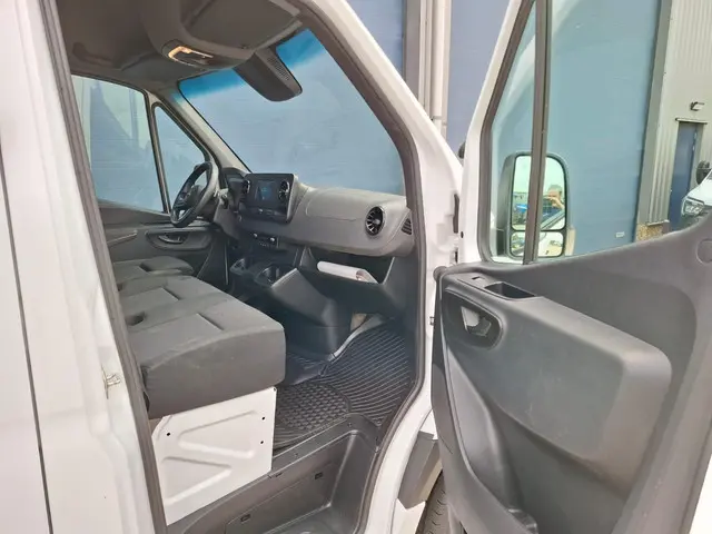 Mercedes-Benz Sprinter 315 1.9 CDI L4H3 RWD 2022 Diesel 35