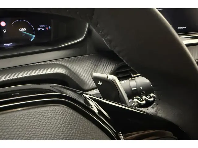 Peugeot 2008 1.2T 130pk Automaat Allure 2024 Benzine 20