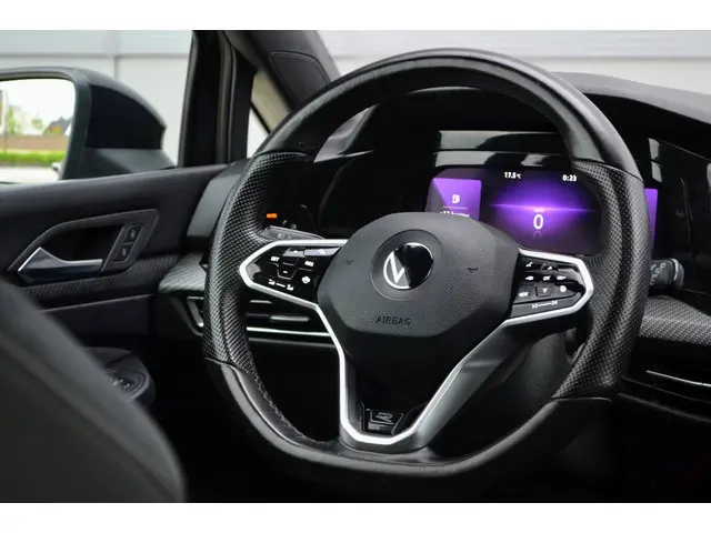 Volkswagen Golf 1.5 eTSI R-Line 2021 Hybride Benzine 9