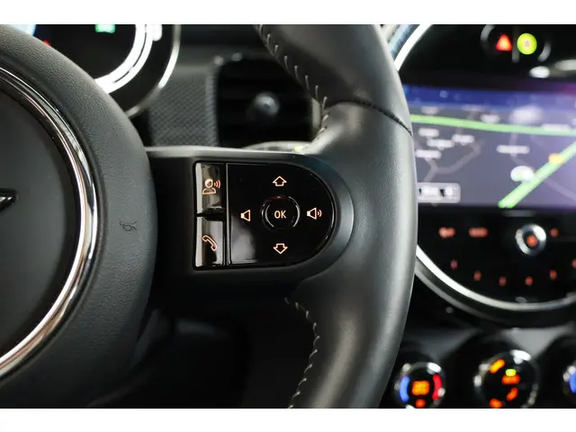 MINI Electric Cooper MINI Yours 33 kWh 2023 Elektrisch 20