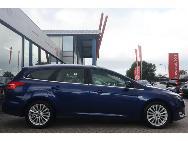 Ford Focus Wagon 1.0 First Edition 2015 Benzine 10