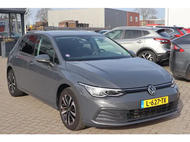 Volkswagen Golf 1.0 eTSI Life Business 2020 Benzine 10