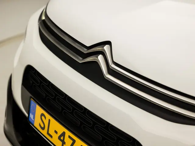 Citroën C3 1.2 PureTech Shine Sport 2018 Benzine 28