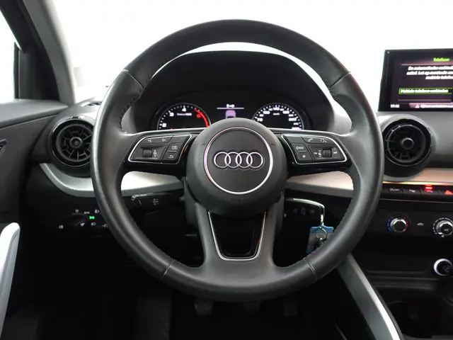 Audi Q2 1.6 TDI S-line Black Optic 2018 Diesel 16