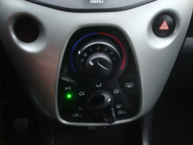 Peugeot 108 1.0 e-VTi Active (Airco ) 2014 Benzine 12