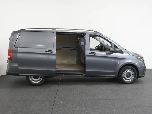 Mercedes-Benz Vito 114 CDI automaat Lang 2023 Diesel 8