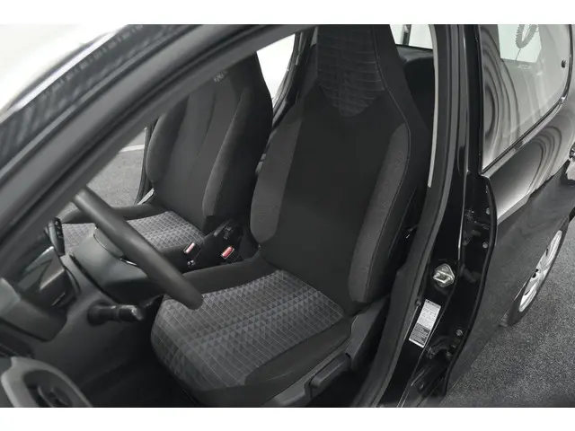 Peugeot 108 1.0 e-VTi Active 2022 Benzine 25