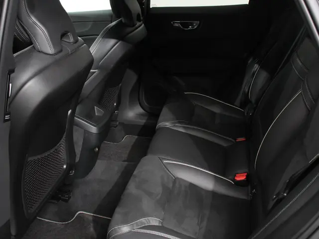 Volvo XC60 2.0 T5 R-Design Automaat 2019 Benzine 31
