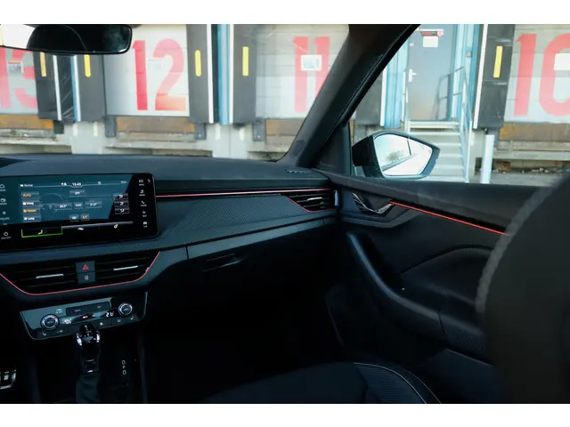 Škoda Kamiq FL 1.0 TSI DSG Monte Carlo 2024 Benzine 33