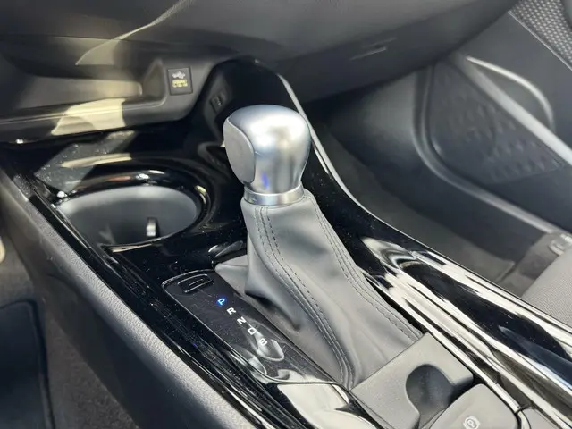 Toyota C-HR 1.8 Hybrid Dynamic 2023 Hybride Benzine 11